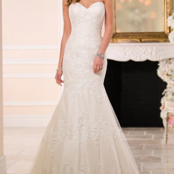 Stella York Dresses & Skirts - Brand new Stella York Fitted Lace Wedding Dress
